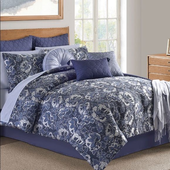 Other - Indigo Comforter Set, 8 Queen Pieces Comforter Set